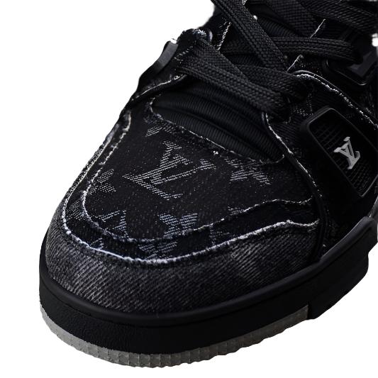 Louis Vuitton Trainer "All Black"