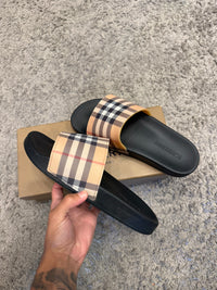 Sandália Burberry