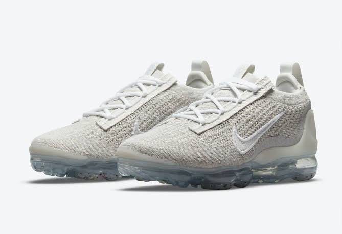 Tênis Nike Air VaporMax Branco Flyknit