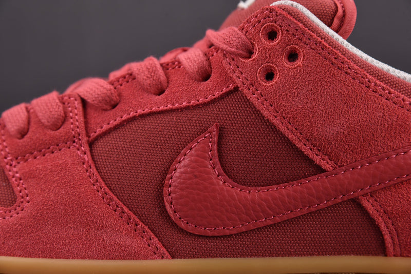 Nike SB Dunk Low Pro PRM