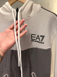Conjunto EA7