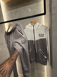 Conjunto EA7